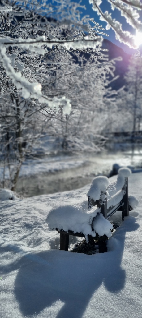 Sprookjesachtige sneeuw wereld bij de Klammsee
